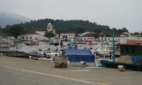 Paraty paga R$ 3 mil a pescadores em auxílio Defeso Municipal